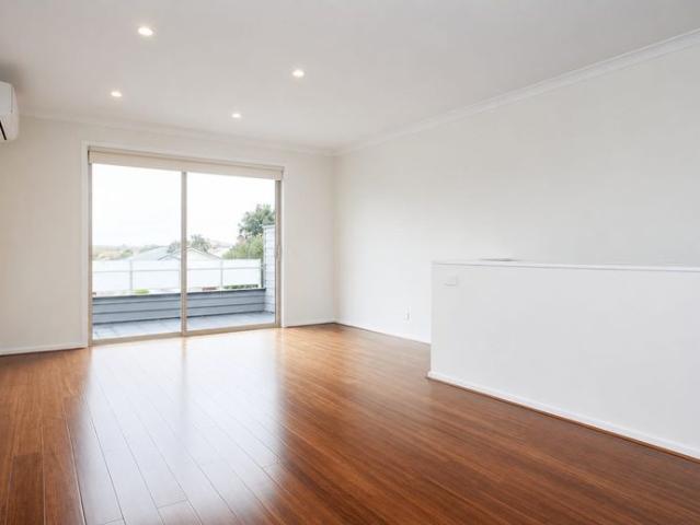 Townhouse for rent in Coburg North, Melbourne