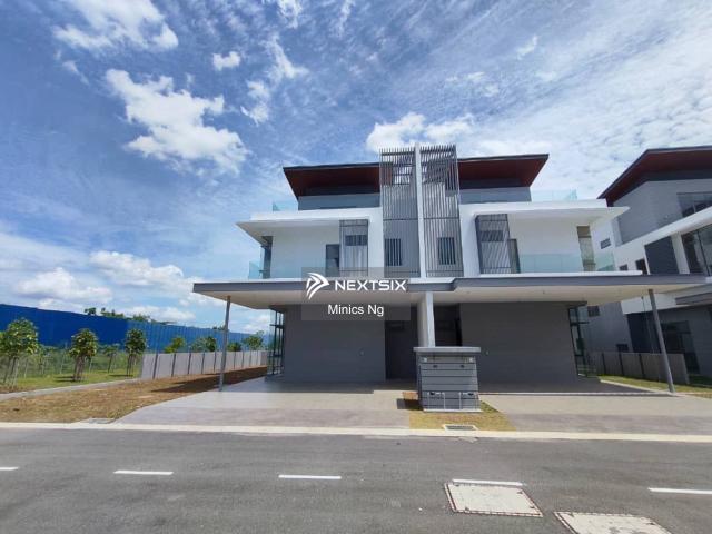 Property for sale in Long Miri