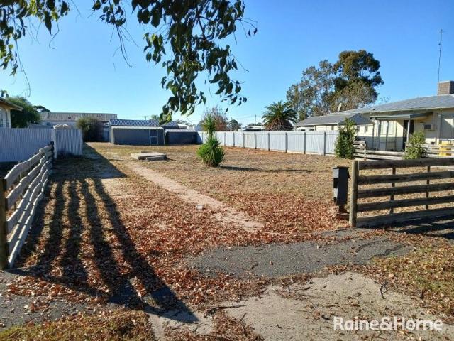 Land for sale in Warracknabeal, Victoria