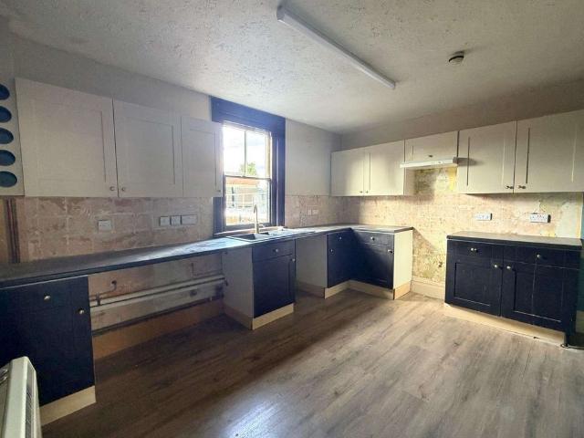 Apartment for rent in Littlecote, West Sussex