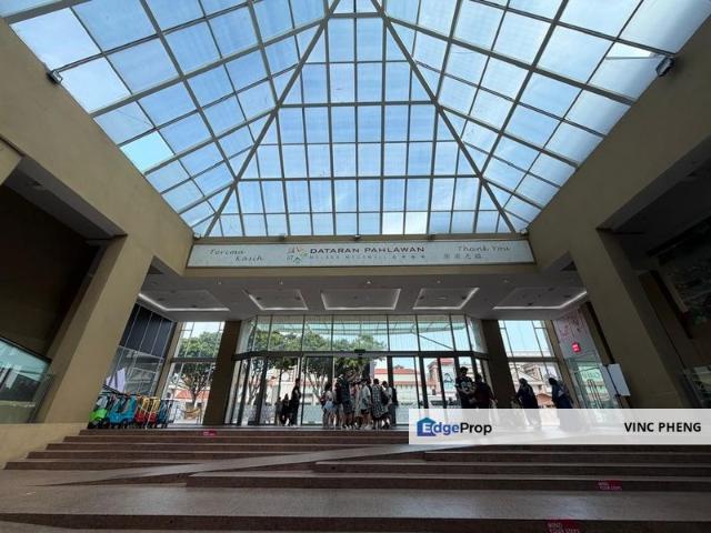 Shop for rent in Malaka