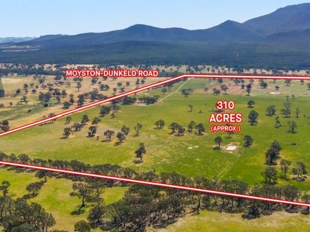Cottage for sale in Moyston, Victoria