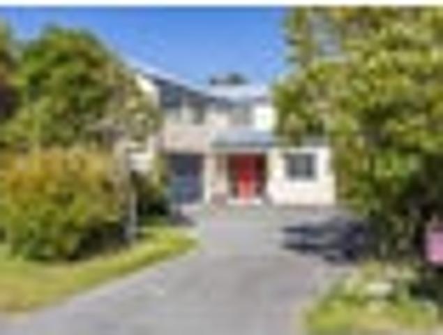 House for sale in Chaslands, Canterbury