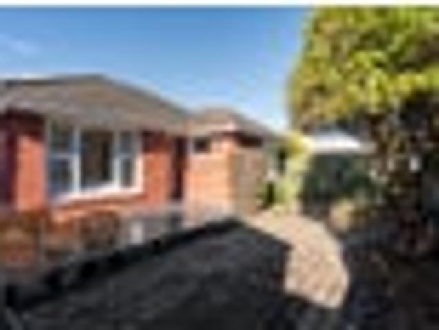 House for sale in Chaslands, Canterbury
