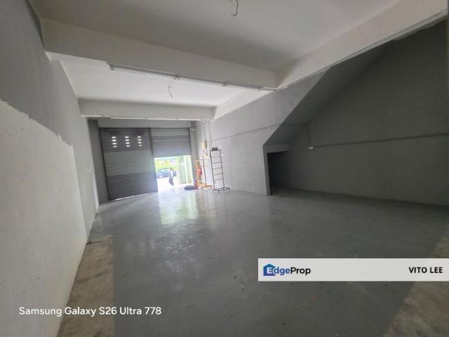 Shop for rent in Malaka