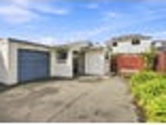 Townhouse for sale in Addington, Canterbury