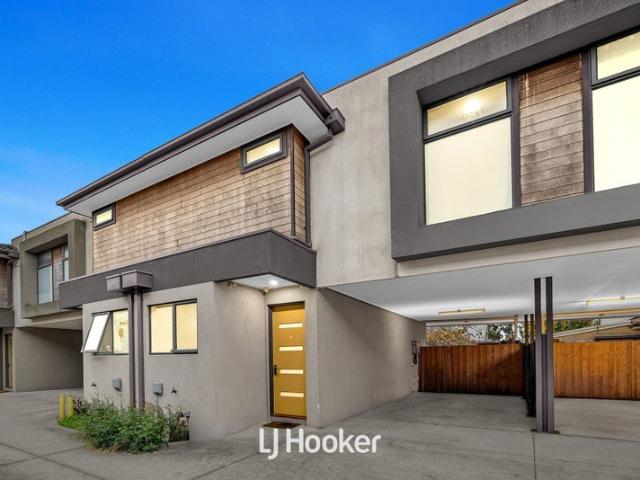 Townhouse for sale in Camerons Creek, Victoria