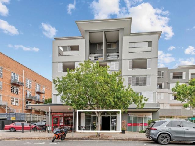 Retail for rent in Toombul, Queensland