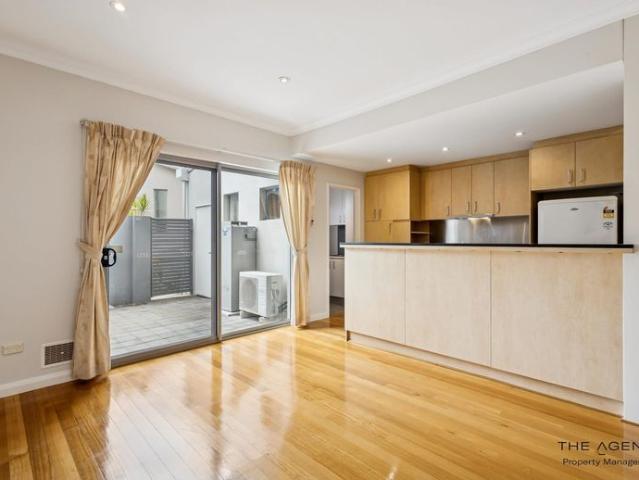 Townhouse for rent in Cockburn, Western Australia