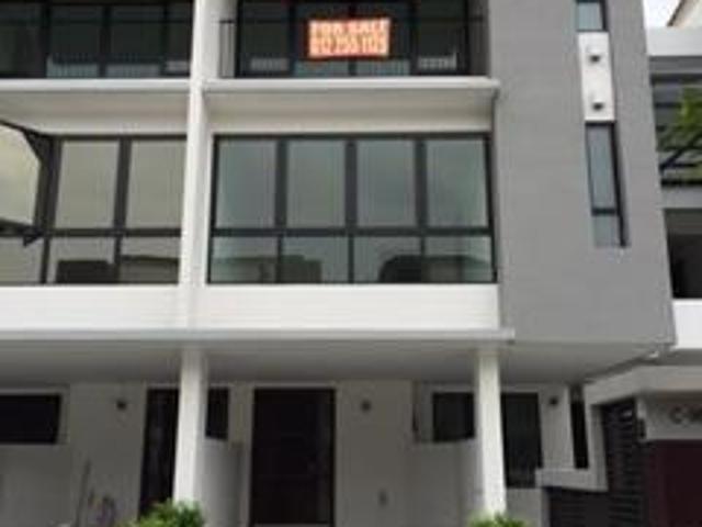 Townhouse for sale in Petaling, Damansara Damai
