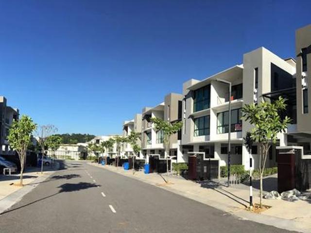 Townhouse for sale in Petaling, Alam Impian