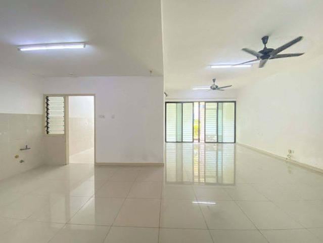Townhouse for rent in Petaling, Alam Impian