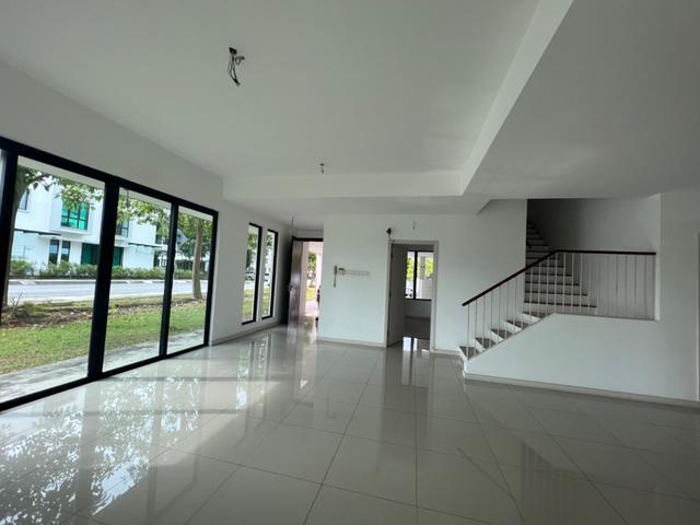Townhouse for rent in Petaling, Alam Impian