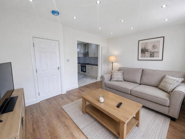 Apartment for rent in Little Heath, Goodmayes
