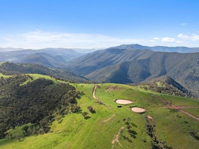Cottage for sale in Licola, Victoria