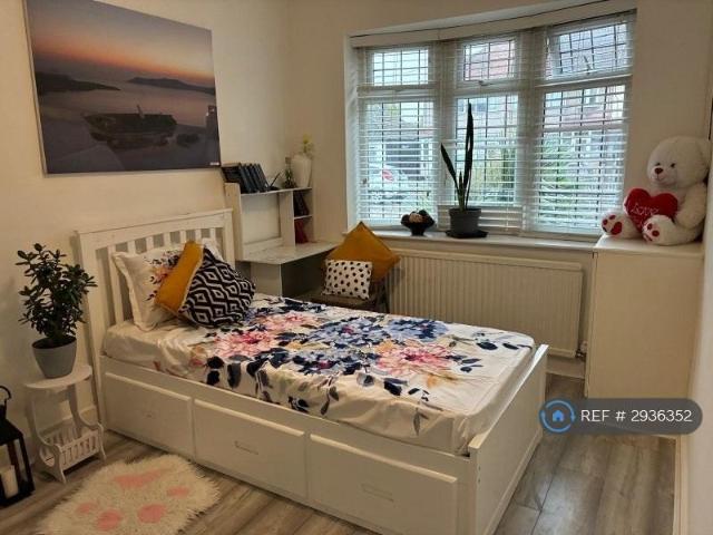 House for rent in London Borough of Havering, Greater London