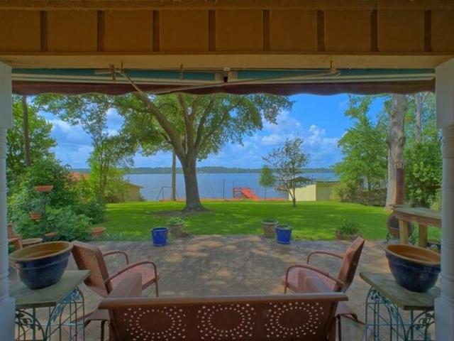 House for sale in Hemphill, Texas