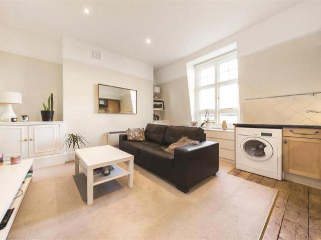 Apartment for rent in Battersea, Greater London