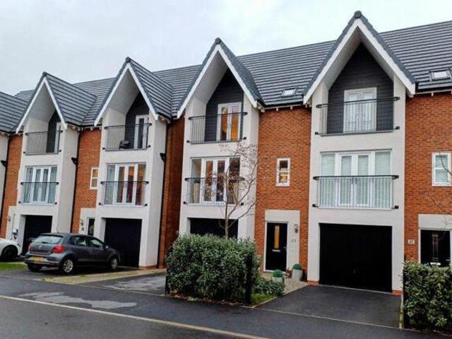 House for rent in Colshaw Farm, Wilmslow