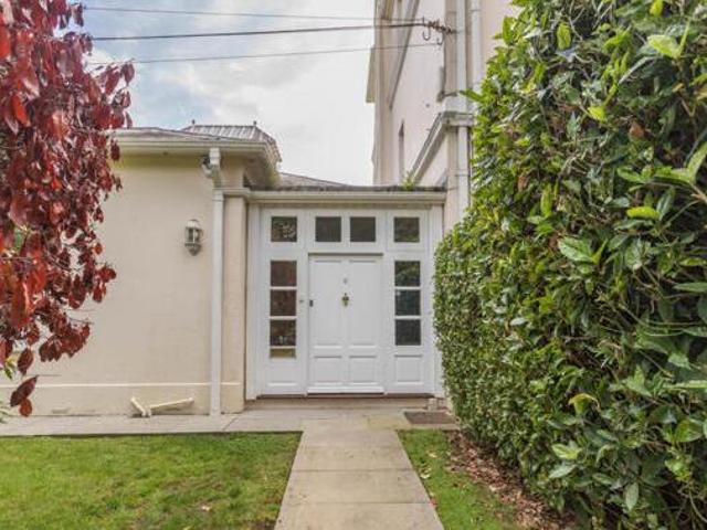 House for sale in Ascot