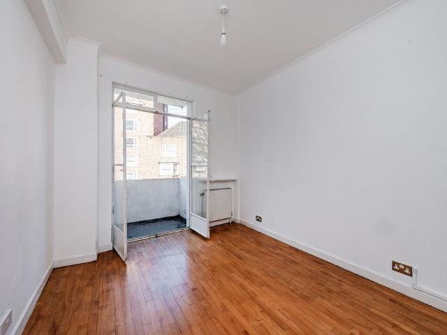 Apartment for rent in St. John's Wood, Greater London