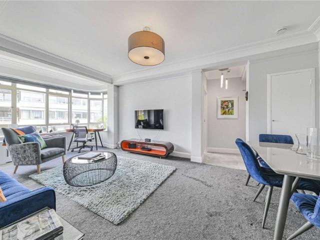 Apartment for rent in St. John's Wood, Cat Hill