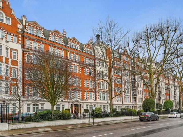 Apartment for rent in St. John's Wood, Greater London