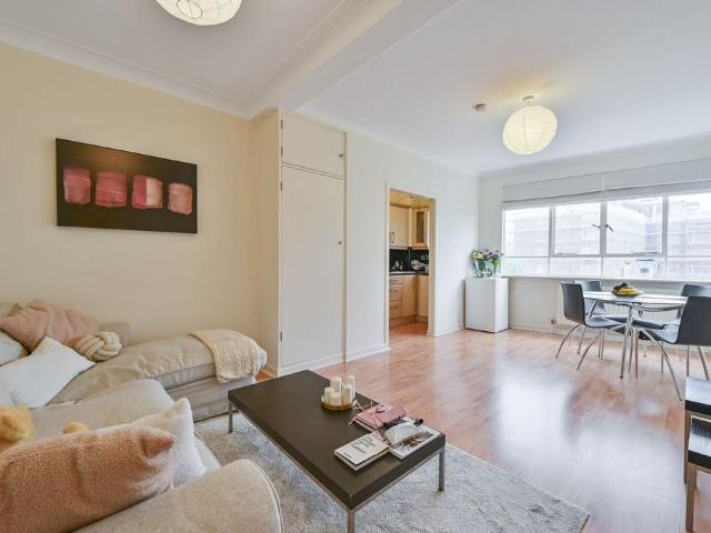 Apartment for rent in St. John's Wood, Greater London