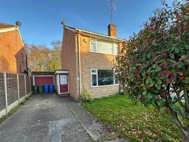 House for sale in Ascot