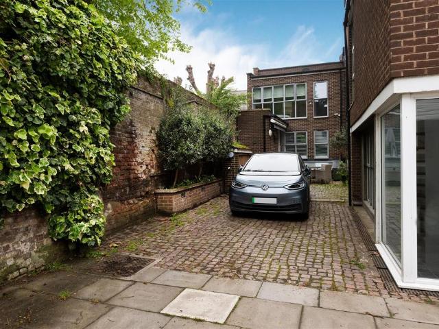 House for rent in London Borough of Camden, Greater London