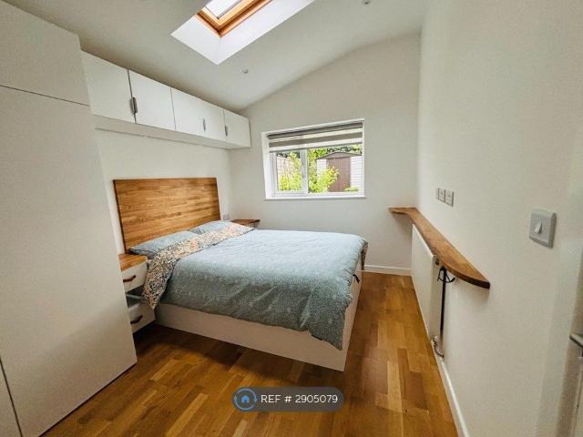 Room for rent in Mackworth, East Midlands