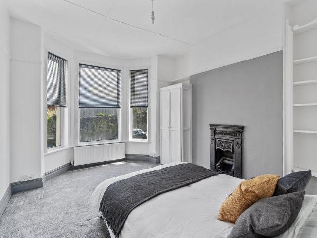 Room for rent in Lipson Vale, Mount Wise