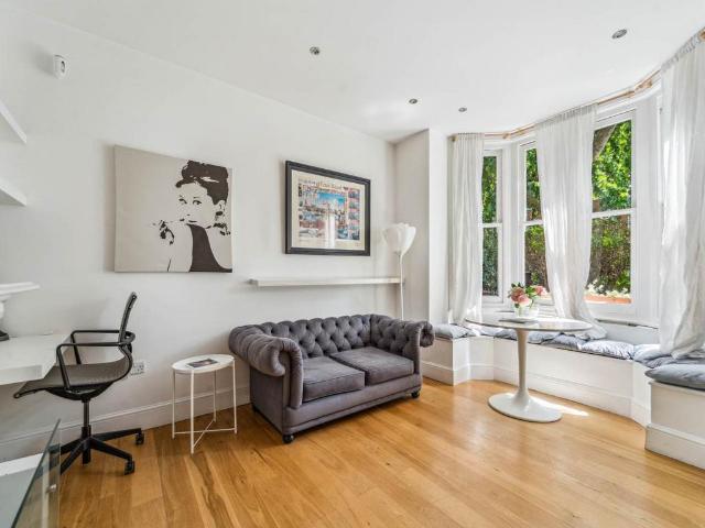 Apartment for rent in Battersea, Greater London