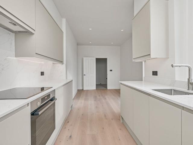 Apartment for rent in Battersea, Greater London