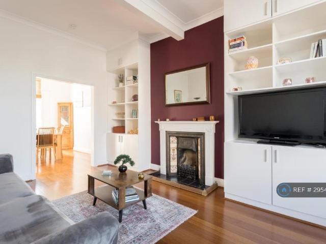 Apartment for rent in Chalk Farm, Greater London
