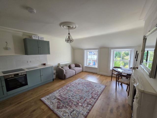 Apartment to rent in Bluebell, North Tipperary