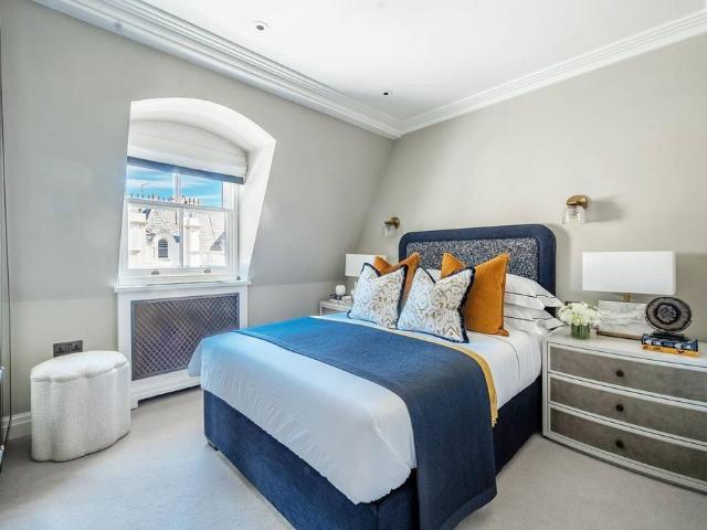 Apartment for rent in South Kensington, Greater London