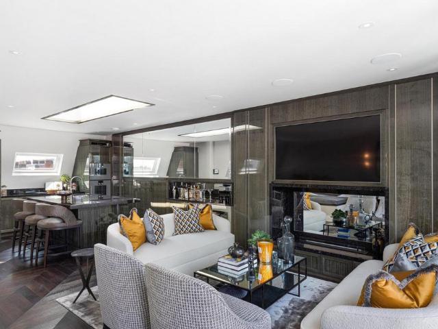Apartment for rent in South Kensington, Greater London