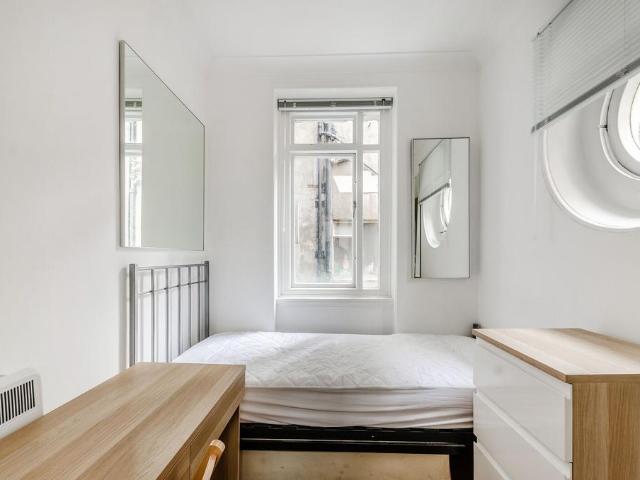 Apartment for rent in South Kensington, Greater London