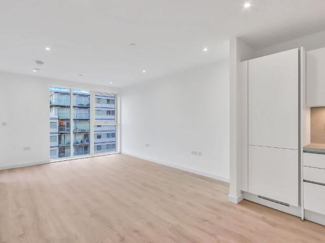 House for rent in London Borough of Hounslow, Greater London