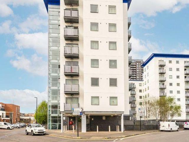 Apartment for rent in London Borough of Hounslow, Greater London