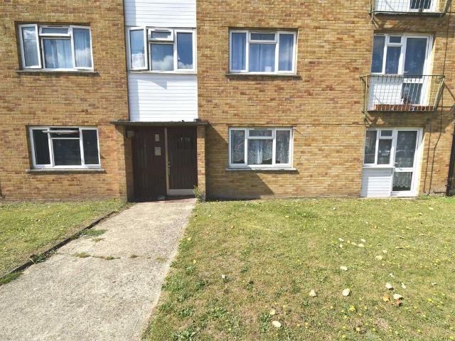 Apartment for rent in Hawley, Monks Orchard