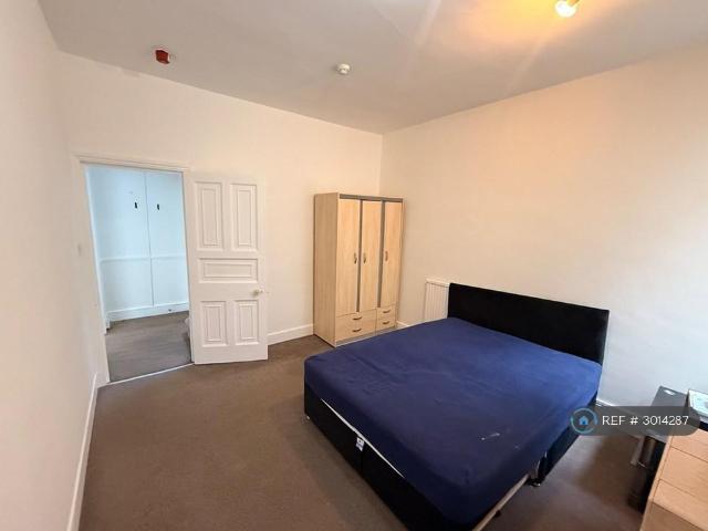 Apartment for rent in Church End, Greater London