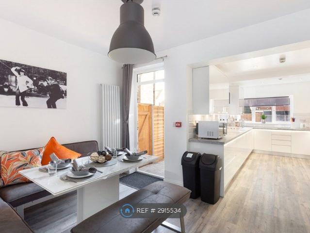 Room for rent in Holywell Estate, North Watford