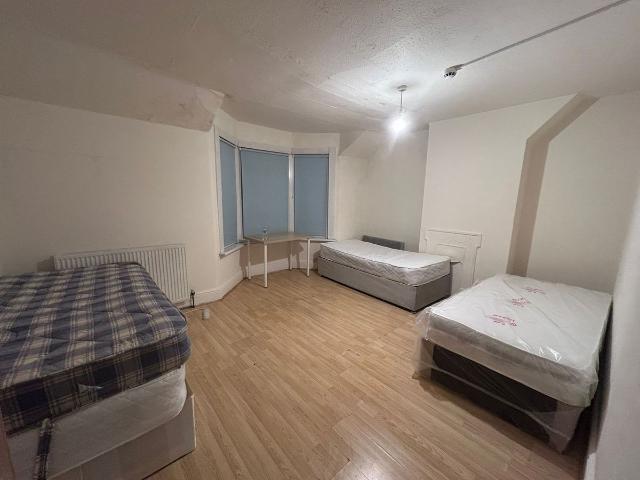 Studio for rent in Holywell Estate, North Watford