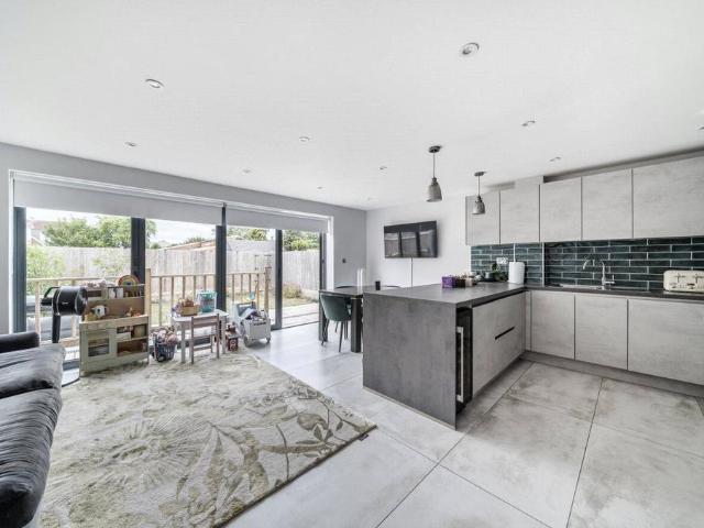 House for rent in New Town, Eton