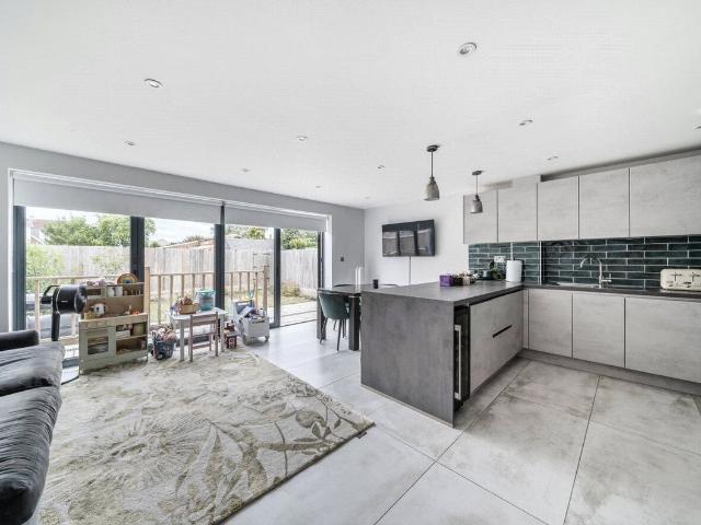 House for rent in New Town, Eton