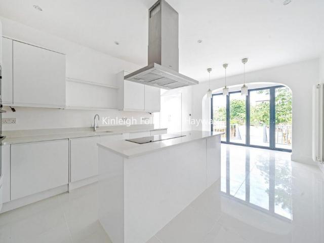 House for rent in London Borough of Ealing, Perivale
