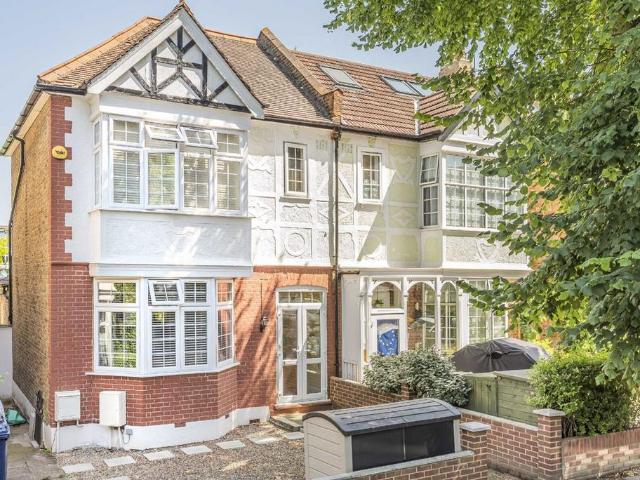 House for rent in London Borough of Ealing, Perivale