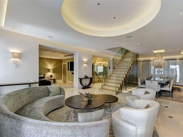 House for sale in Kensington